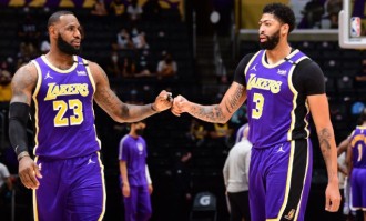 NBA季后赛首轮，詹姆斯30+三双湖人加时力克太阳