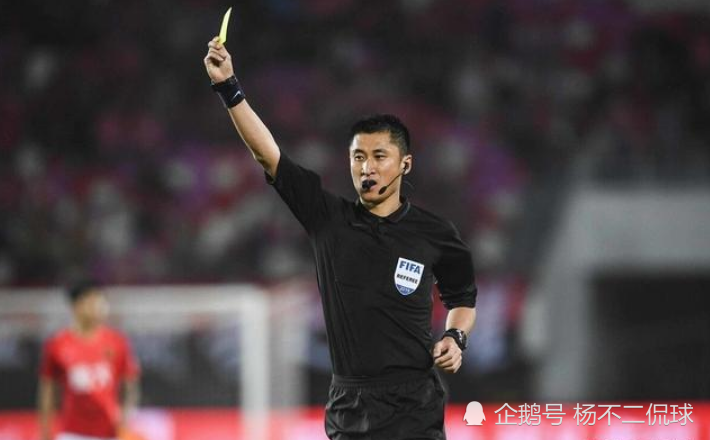  国米争议红牌引争议，裁判组遭多方质疑  